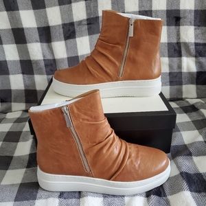 New J Slides Tina Platform High Top sneaker/boot